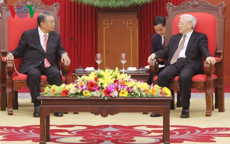 Tổng Bí thư Nguyễn Phú Trọng tiếp thân mật Chủ tịch Hạ viện Nhật Bản Oshima Tadamori.

